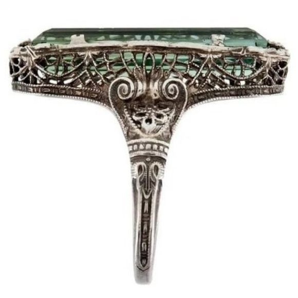 925 Silver Carved Green Emerald Cut Victorian Ring - Picture 4 of 5